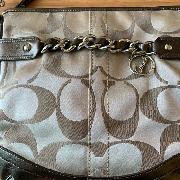 Authentic Coach Signature Bag - Picture 6 of 6